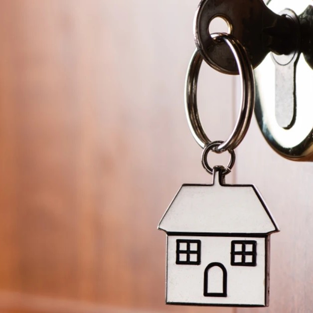 PlazaEstates's tweet image. Q – I'm thinking of moving, should I sell my central London property or would renting it out be a better option for me? 

In this article, we take a look at the pros and cons to help you reach a decision ⬇️ 

bit.ly/4dbBCoW  

#property #movinghouse