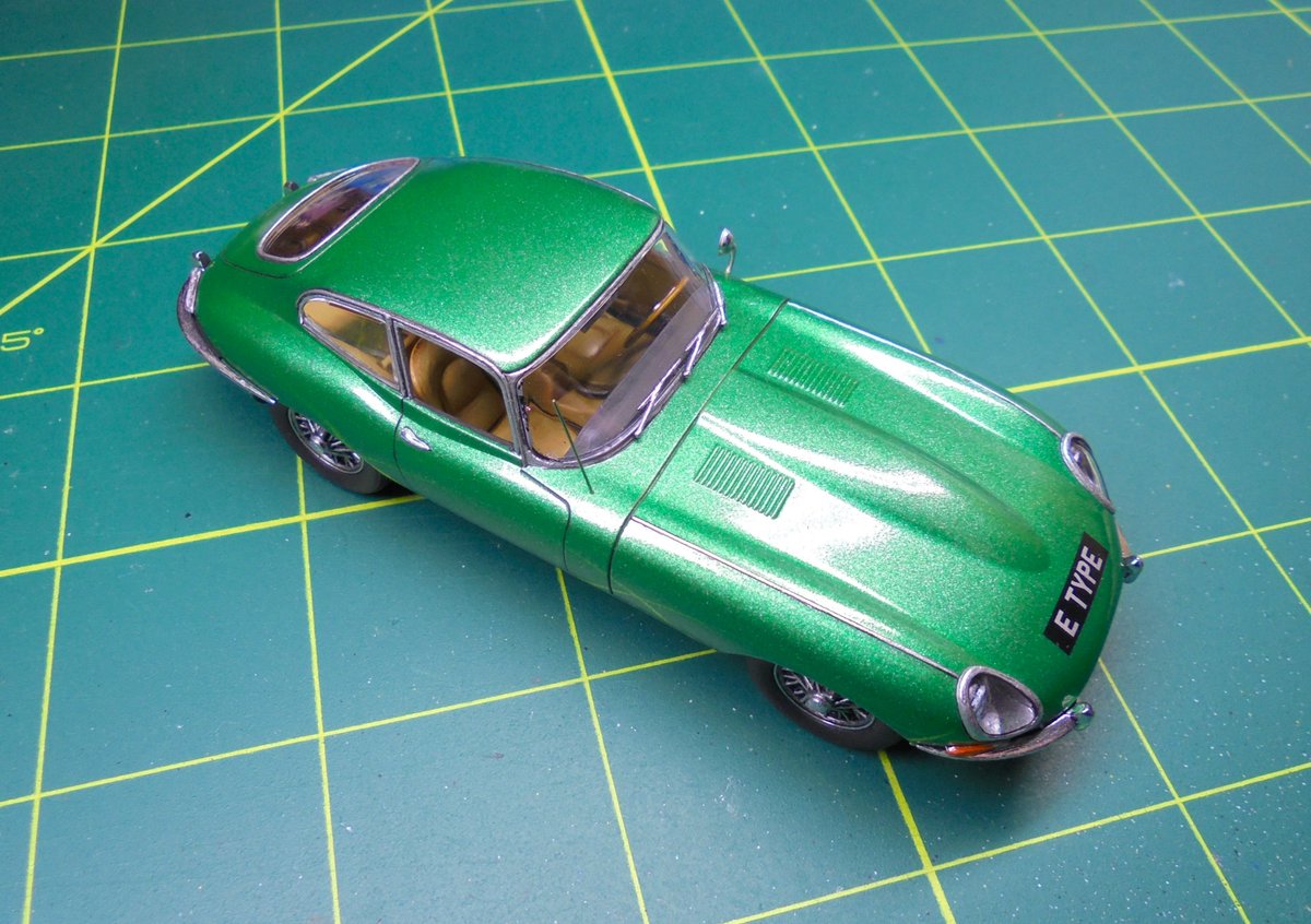 HirakawaDavid's tweet image. Jaguar E-Type.
Airfix 1/43 Scale.
A suprisingly detailed kit for It's size. I added mirrors, a backup light, an antenna. I used Molitow for the chrome.
#Airfix
#Jaguar
#scalemodel
#プラモデル