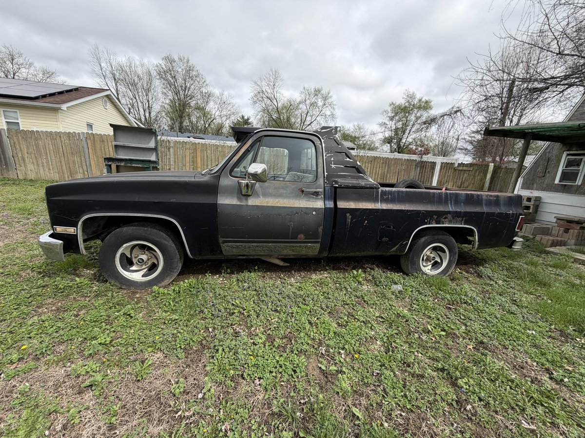 InkedNightshade's tweet photo. It’s gonna take a bit of time, but my baby will be fixed up an looking brand new 🥰❤️ #truckgirl #cargirl #overhaul https://t.co/7heHK5t95i