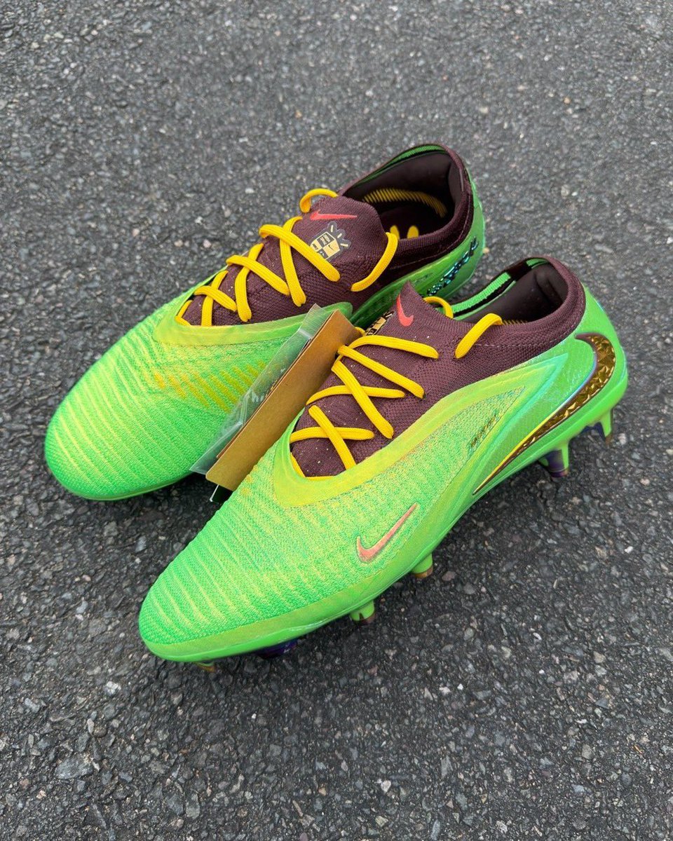 uptod4te's tweet photo. Travis Scott x Nike Phantom 6 Low Elite  【トラヴィス・スコット ナイキ サッカースパイク ファントム6 ロー エリート】
https://t.co/Av9QGq908K https://t.co/p1Sfg0Wnzy