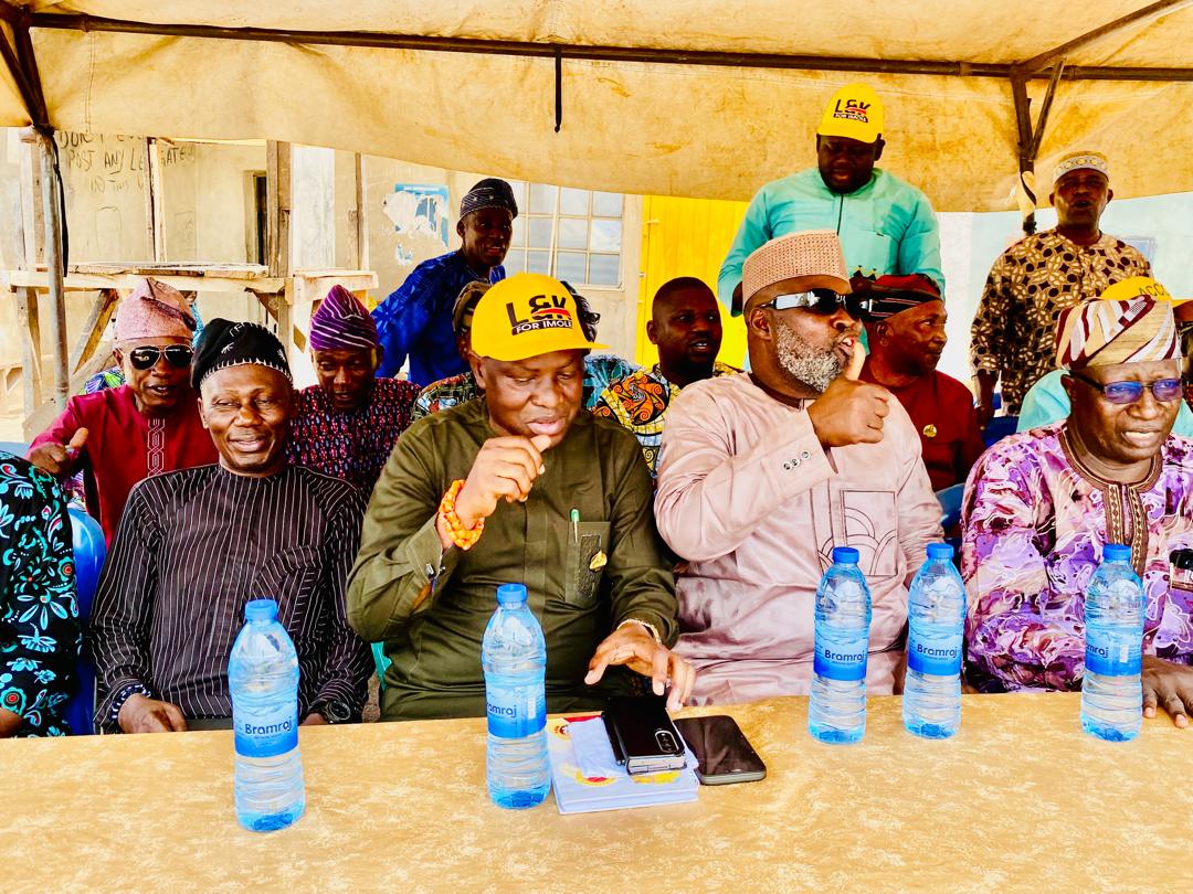 KayodeMudashir's tweet photo. On Sunday, 7th April, 2026, we flagged off the construction of a 1km Oloye–Gbegunde–Motokese road in Iwo Local Government Area of Ayediire/Iwo/Ola Oluwa Federal Constituency of Osun state.

Speaking at the ceremony, I reaffirmed my commitment to delivering impactful ... https://t.co/l5fNiw2Kj6
