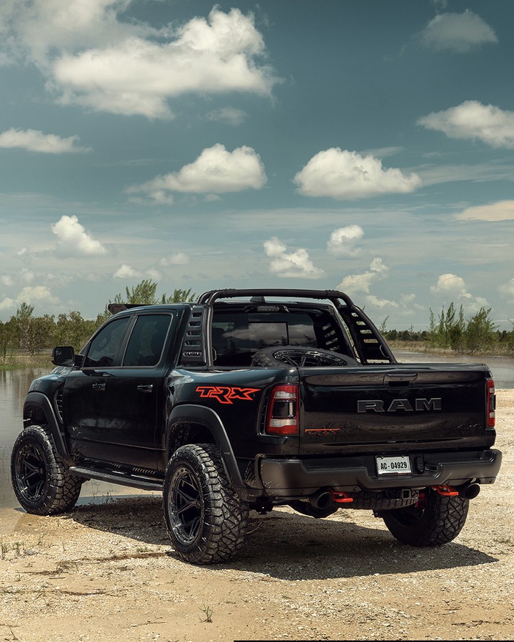 4PlayWheels's tweet image. This Ram TRX is on another level 🦖
22x12 4PLAY® 4P55s wrapped in 35x13.5x22 @nittotire
Built by @mccustomsmiami

#4PLAYWheels #TRX #RamTRX #DodgeRam #OffRoad