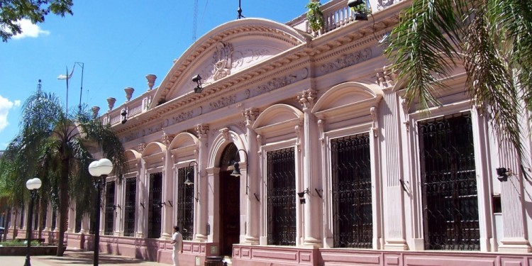 La Casa de Gobierno de Misiones está de aniversario
Su fecha oficial de construcción es el 7 de abril de 1883, por lo que está cumpliendo 143 años.