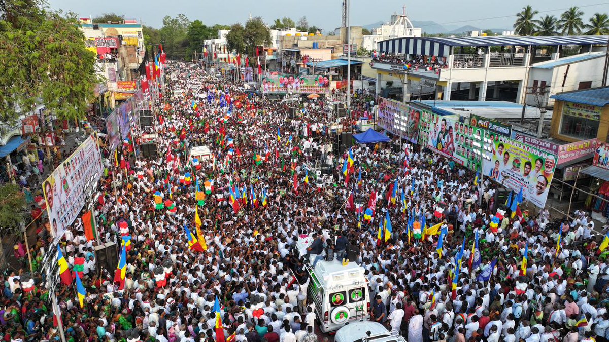kuppan_karthik's tweet photo. ஏற்காடு சட்டமன்றத் தொகுதியில் எடப்பாடியாரின் தேர்தல் பிரச்சாரம்...!
#AIADMK #EPSFORTN #TWOLEAVES https://t.co/At9bFzOGaK