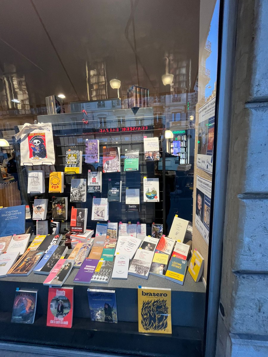 edcardinales's tweet photo. ♦️ Les Éditions Cardinales sont honorées d'être présentes dans la prestigieuse librairie Compagnie (Paris 5e). https://t.co/IAbWq5BvWr