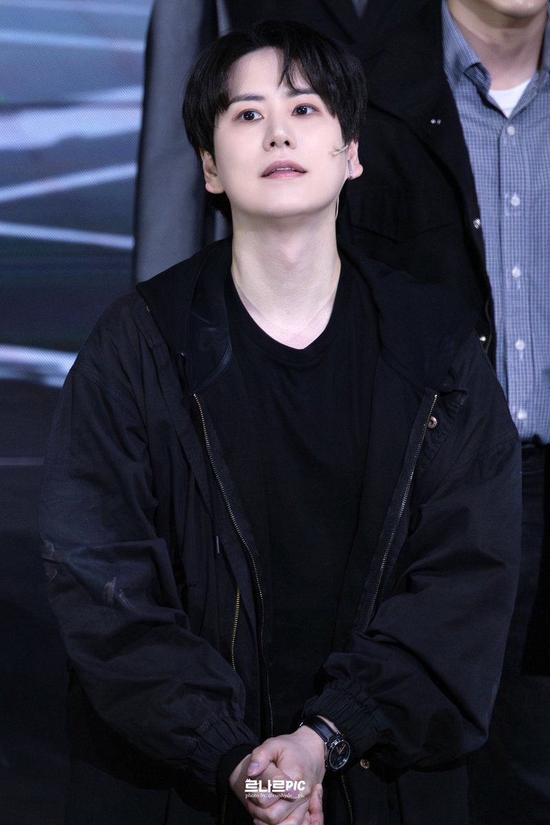 르나르Pic tweet media