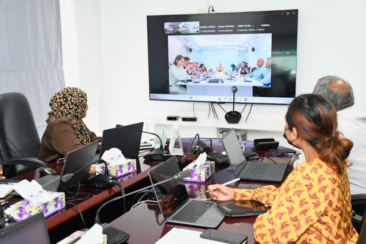 އެޗް.އާރު.ސީ.އެމް އިން ވަނީ މިއަދު މެލޭޝިއާގެ ހިއުމަން ރައިޓްސް ކޮމިޝަން (SUHAKAM) އާއިއެކު ބައްދަލުވުމެއް ބާއްވާފައި. މި ބައްދަލުވުމުގެ މަޝްވަރާތައް ބިނާކުރެވިފައިވަނީ 2025 ވަނަ އަހަރު ސޮއިކުރެވުނު ފަހުމުނާމާގެ ދަށުން ދެފަރާތުން ގުޅިގެން ކުރިއަށް ގެންދިއުމަށް ރޭވިފައިވާ