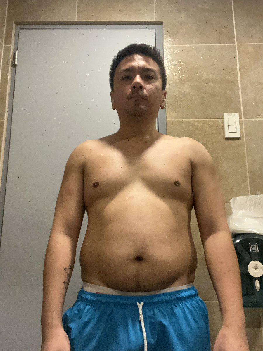 RoBeterinaryo's tweet photo. SAME PERSON???          SAME PERSON!!!! https://t.co/uqi1E1udnX