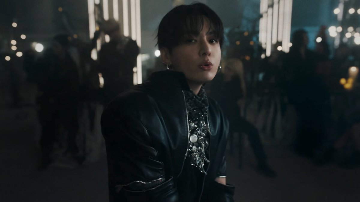 taekook𑁤 tweet media