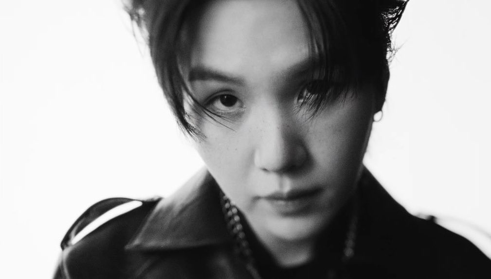 mnisnooze's tweet photo. yoongi Hooligan MV https://t.co/7iFstTLSNu