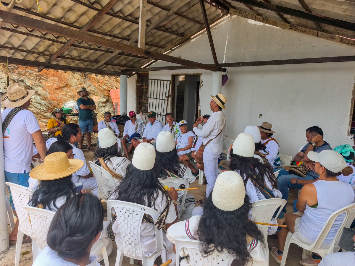 ctcsierranevada's tweet photo. En Mulkuaba (Taganga), en marco de la consulta previa e interétnica, se protocolizaron acuerdos con el pueblo Taganga para la protección del sistema de espacios sagrados de la Línea Negra, con participación del Gobierno Nacional y Ministerio Público
@petrogustavo
#lineanegra https://t.co/l2P0g3BSxv