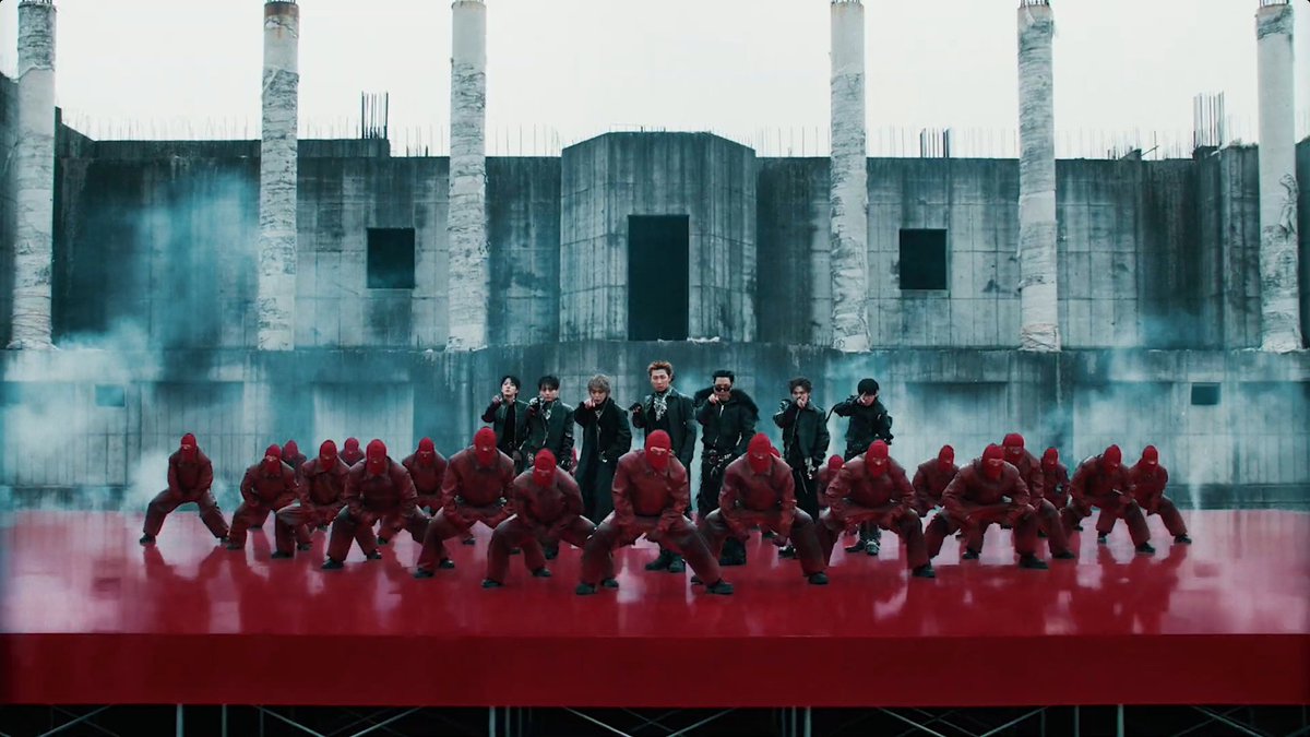 intro:night 🧭 tweet media