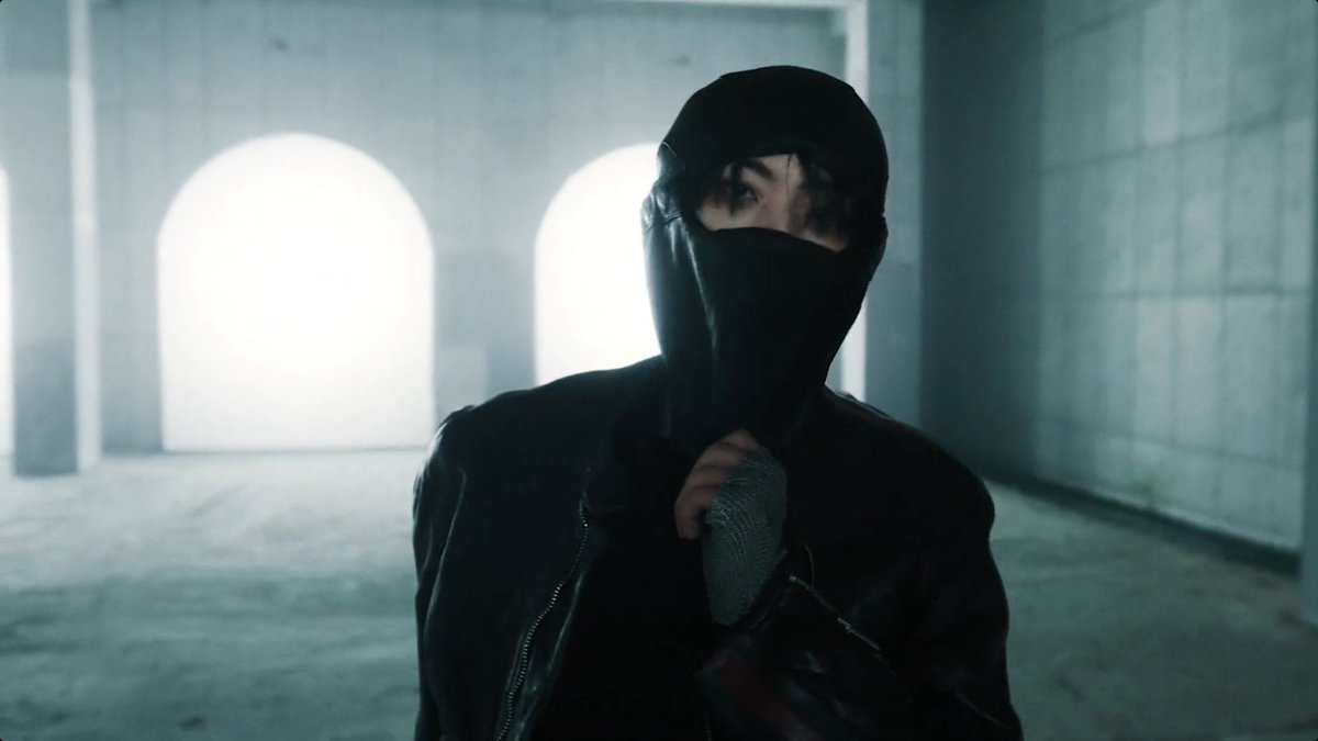 intro:night 🧭 tweet media