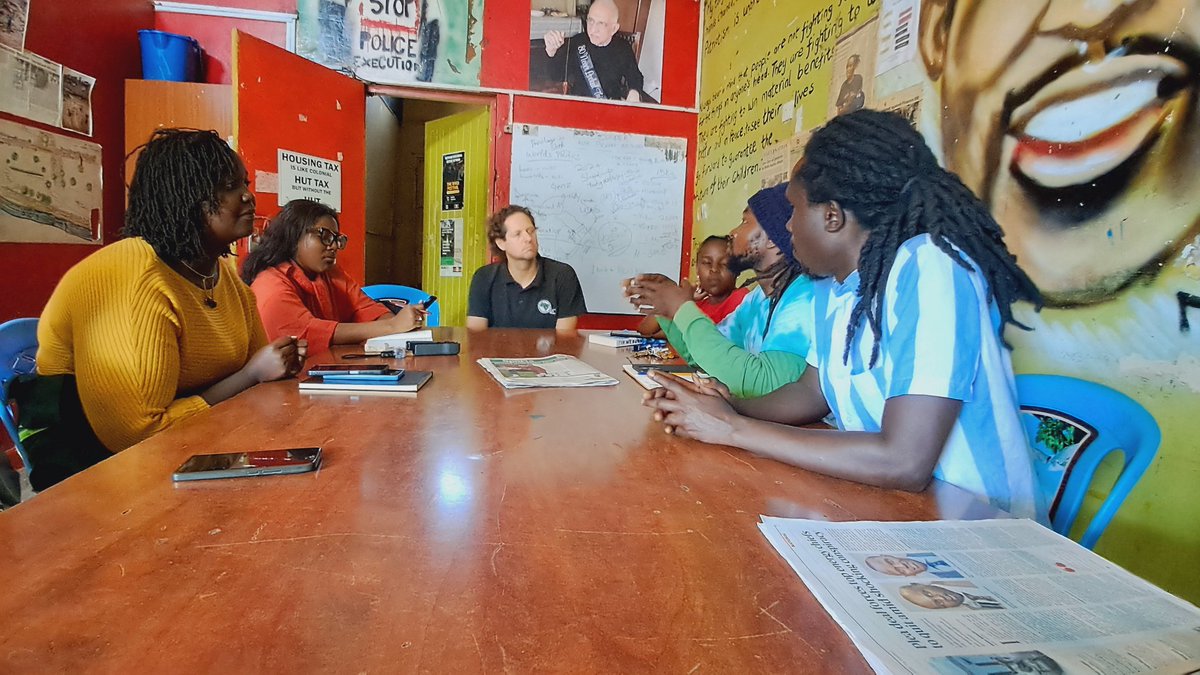 peopletheatre1's tweet image. "IF WE BURN"
Today, we had an amazing discussion with comrade Vincent Bevins on his new book that outlines on  Mass protest decade and the missing revolution.. from 2010, the world has witnessed different uprising that do not lead to a revolution.

Join us tomorrow at Macmillan!