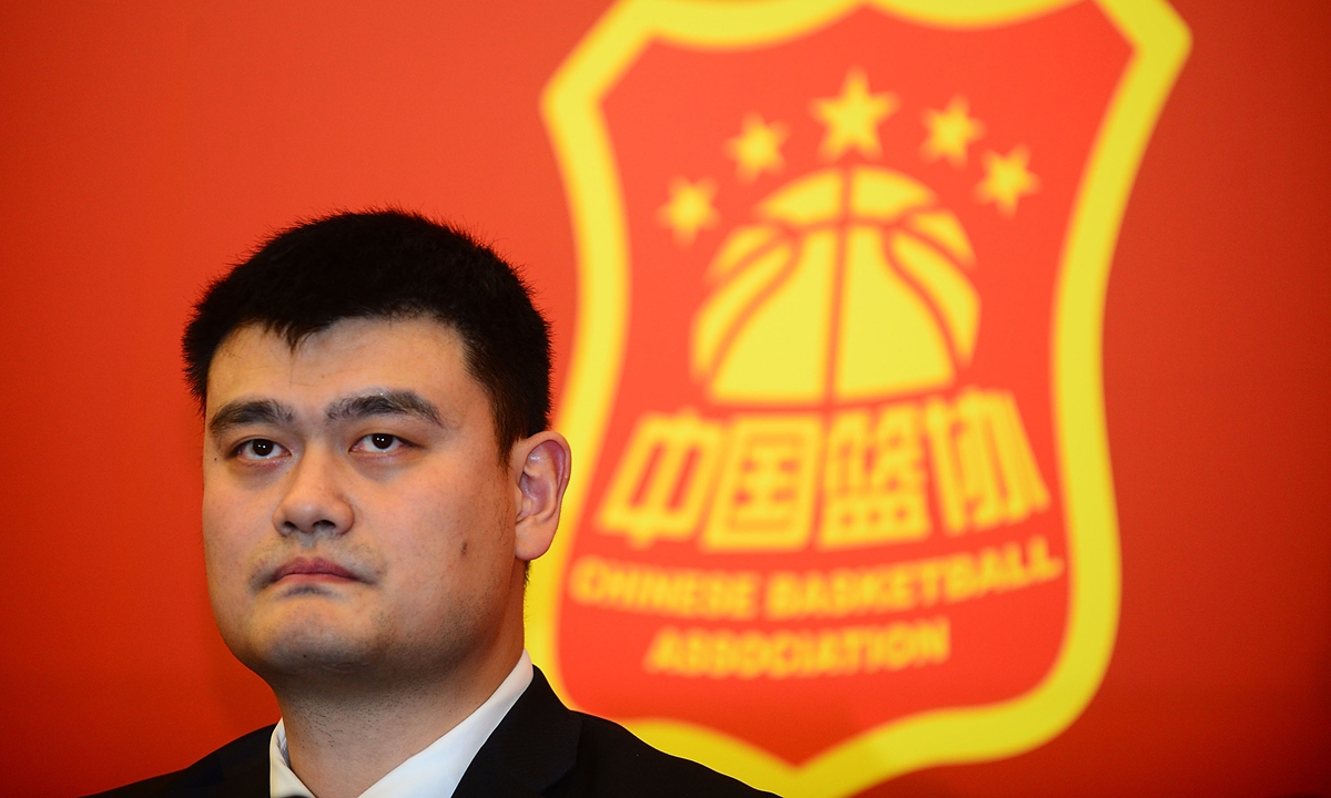 MonkeyKings_fun's tweet image. Yao Ming ran the CBA until late 2024 — then stepped down, disappointed by China's national team results.

The league he left behind? Still producing elite talent. Still building culture.

And now it's got a Grammy-winning rapper suiting up too. $MKINGS