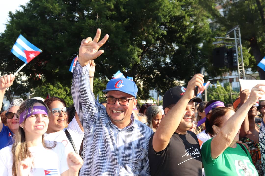Roilancu1's tweet photo. Desbordado el Parque Mariana Grajales de #Mujeres este #7deAbril.
Orgullo de #PlazadelaRevolución y de #LaHabanaDeTodos.
Qué clase de pueblo tenemos.  
#TumbaElBloqueo 
#PorSiempreVilma 
#PlazaEnElCorazón 
#CubaEstáFirme https://t.co/d88rtdJXsK