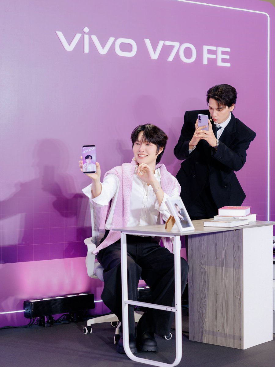 Hello Asian tweet media