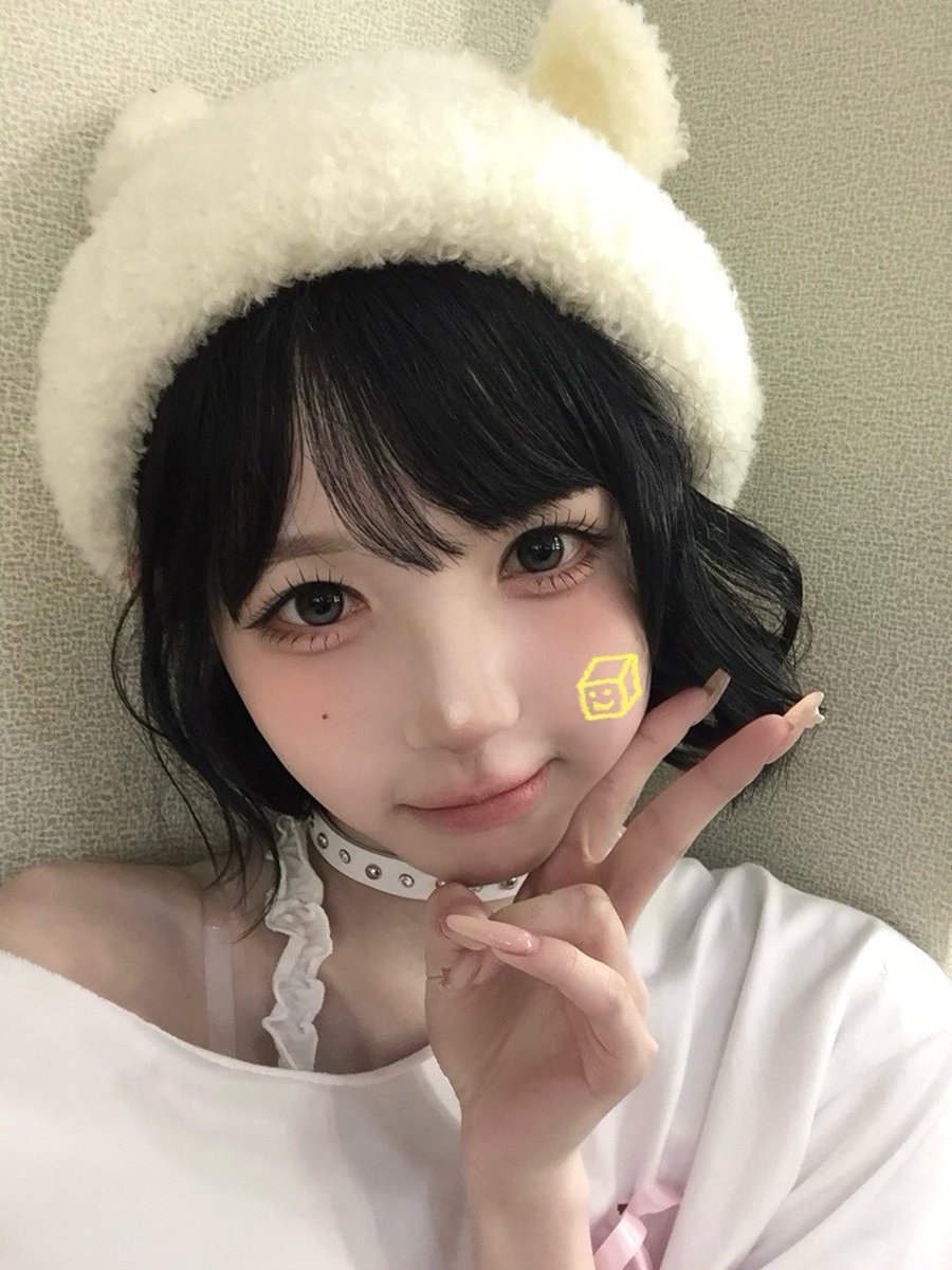 tripleS Chaewon updates tweet media