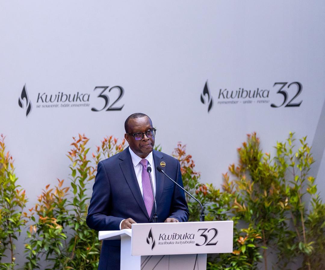 Paracetamol745's tweet photo. "Harabaye ntihakabe,
Habaye Muyaga na Muhoro,
Ubu hariho Mahoro na Munyarwanda.
Nibo bazahoraho."

Hon min @DrDamascene 
#kwibuka32 https://t.co/qO8GDljMDU