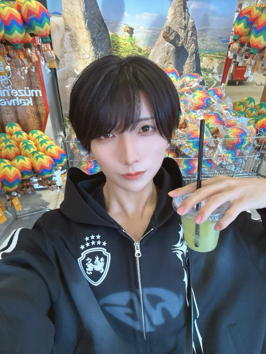 那由多ゆな 【UNWHITE/メトリア】 tweet media