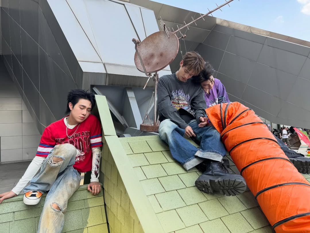 GoldenPhee✨ tweet media