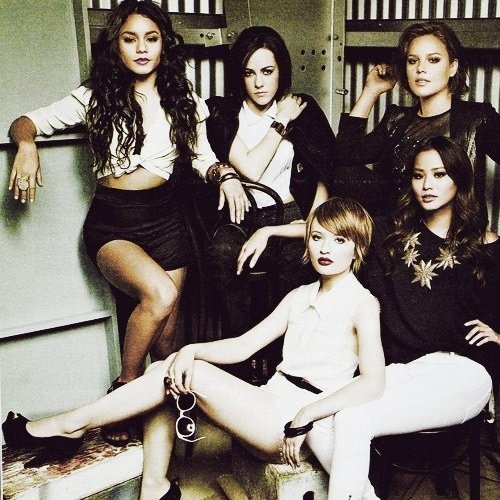TV_Fanatic_Girl's tweet photo. The cast of Sucker Punch (2011) 🖤 https://t.co/UhwuBsOeop