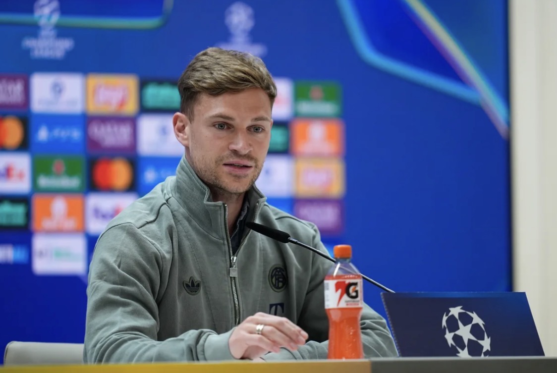 TouchlineX's tweet photo. 🚨🗣️ Joshua Kimmich on Italy not making it to the World Cup:

"Italy have missed out on three World Cups, but in between, you won a European Championship."

"In the last decade, we (Germany) have only won one Confederations Cup. Perhaps I'm not the right person to answer this, but obviously, I always hope you play in the World Cup and the Euros."

"Italy is a great country, with excellent players who I’d love to see at a World Cup, so I'm not happy with how it went."