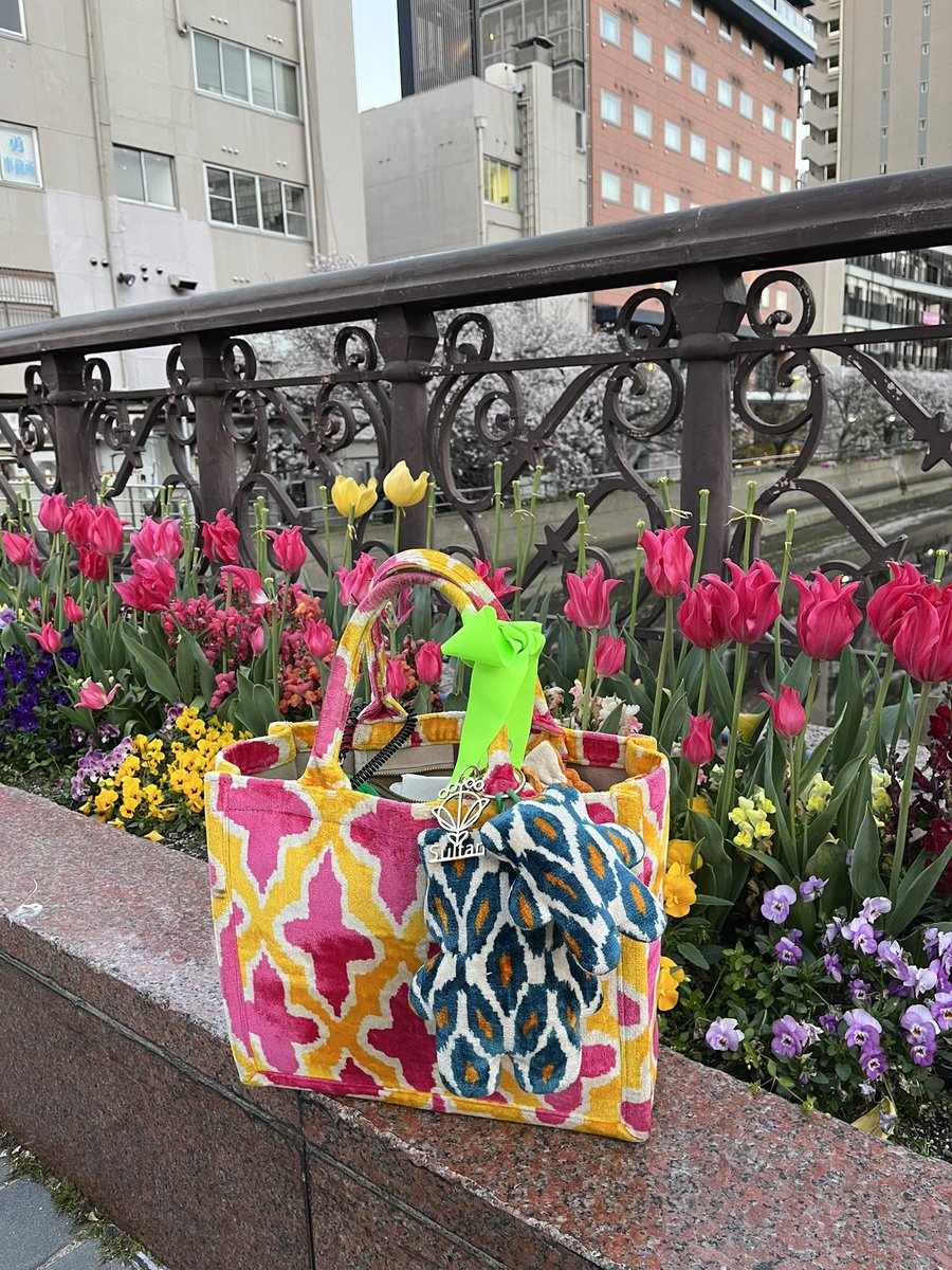 中洲の18時42分。

西はまだ明るい😊