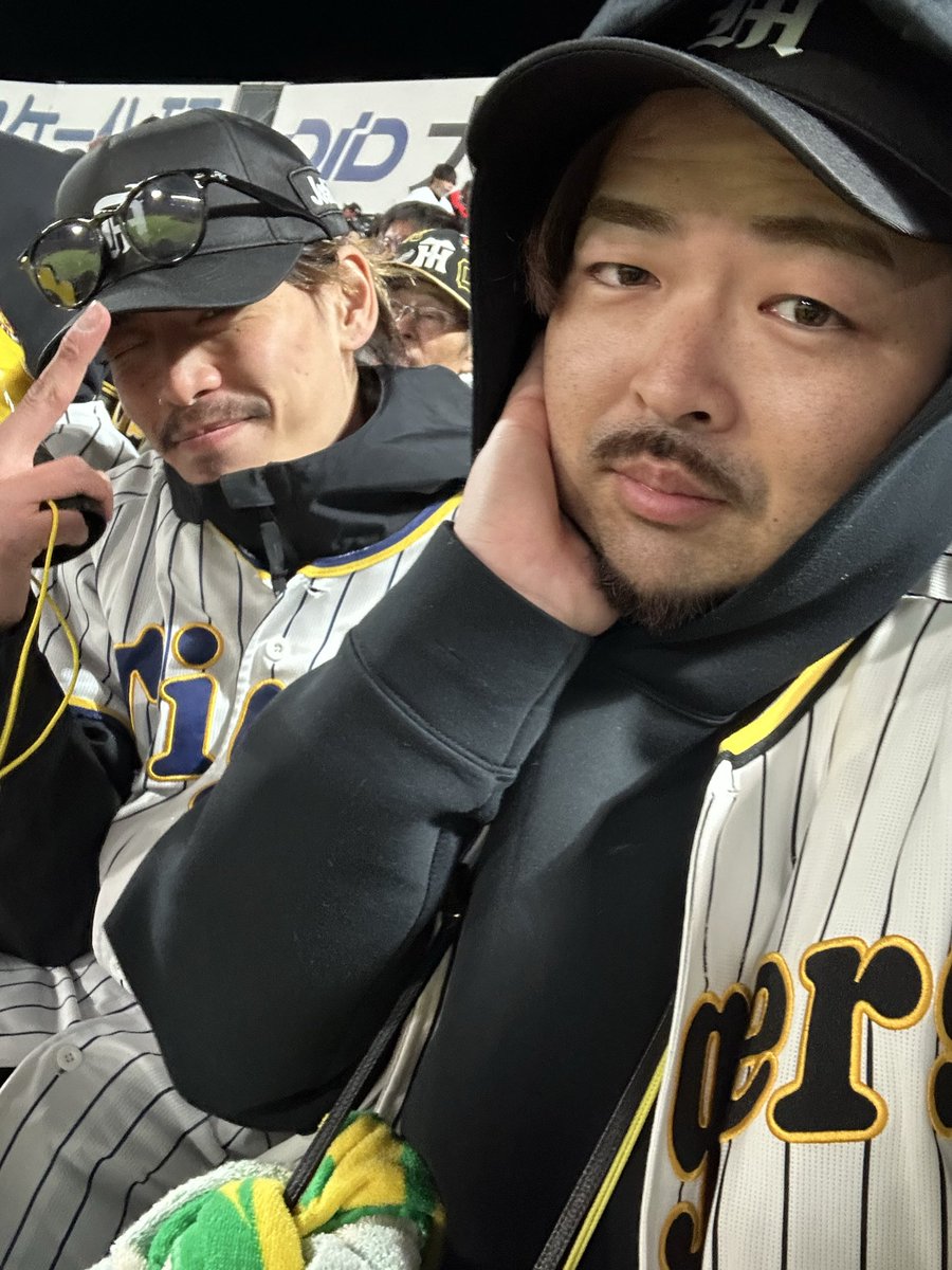 limitzby's tweet photo. #虎エール
はがいたいのー https://t.co/hqy74xse6g