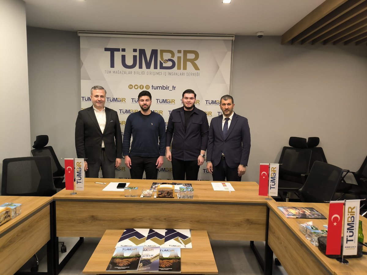 genctumbir's tweet photo. Genç TÜMBİR Yönetim Kurulu Toplantımızı Genel Başkanımız Murat GÜNDAY, Genel Başkan V. Suat KIRAÇ ile Genç TÜMBİR Y. K. Üyelerimizin katılımları ile gerçekleştirdik. Toplantıda, Genç TÜMBİR yeni dönem çalışmaları ile gelecek planlamasına yönelik fikir alışverişi gerçekleştirildi. https://t.co/S34C87LZZl