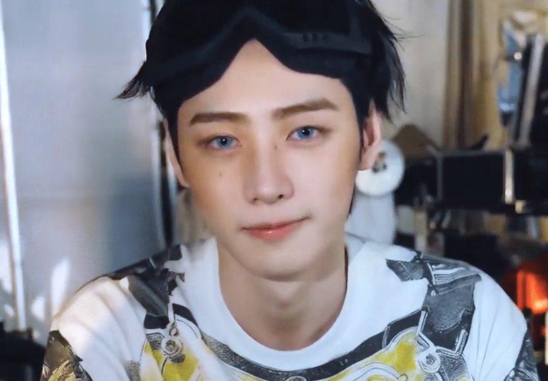 staribin's tweet photo. i love when they put blush on sunghoon https://t.co/0GZ8v35pJc