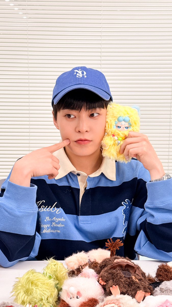 'KNOCK KNOCK!' tweet media