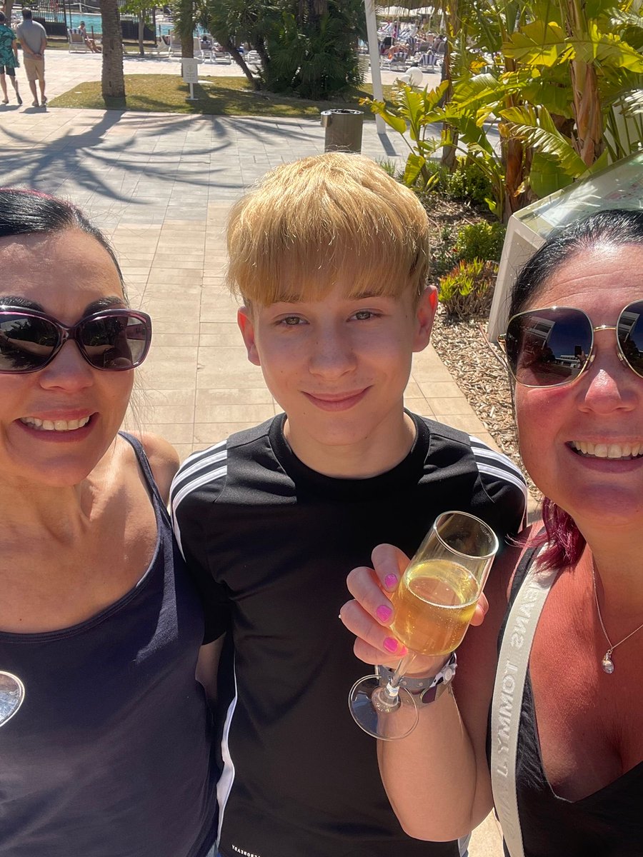 Manda Rin tweet media