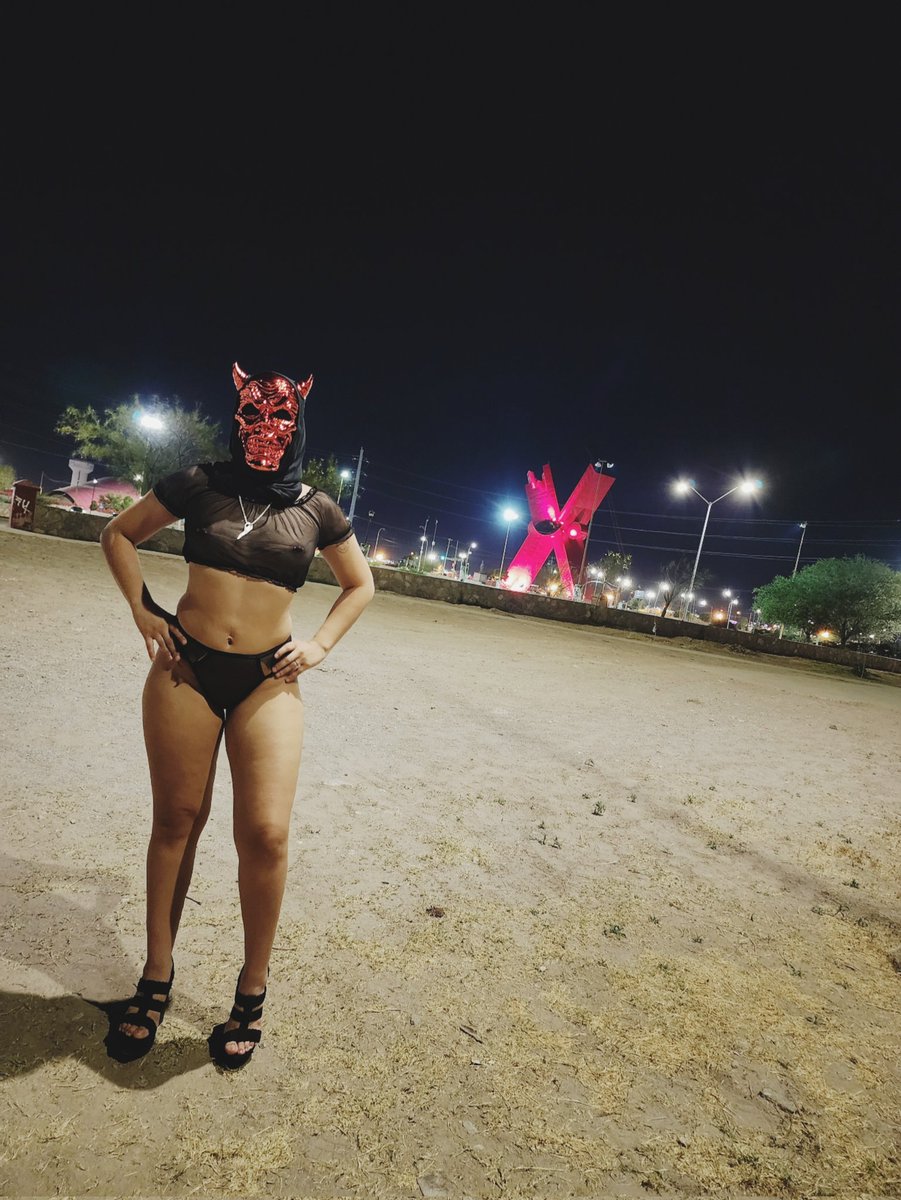 Michelle y su Cornudo tweet media