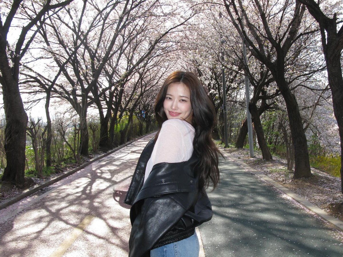 안유진 얼굴 tweet media