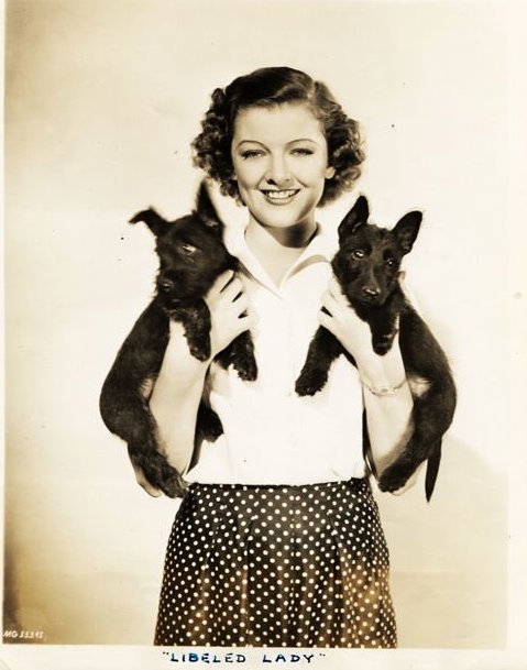 HazelFlagg2 tweet media