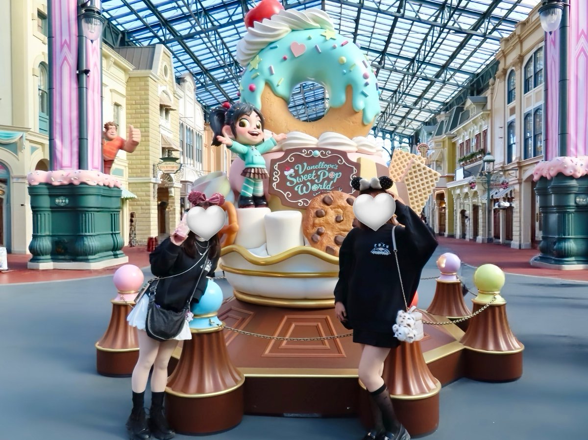 yn38_AKR's tweet photo. 国立前日はこころたんとEDENディズニーした🏰🍩💞
絶叫系苦手だと言うこころたん、ビックサンダーもスプラッシュもいけてたから多分苦手では無い(乗せるんかい)
前ドームの時はソロディズニーしたけど、今回は友達とインパできて楽しかった♩
ホテルもアプグレしてもろて総じて最高の国立前日🪄︎︎✨ https://t.co/NLcAkkGjxo