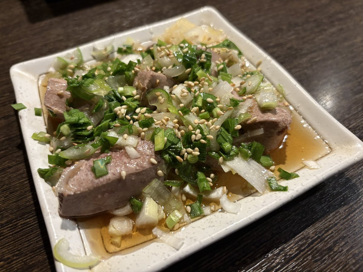 カクニ tweet media