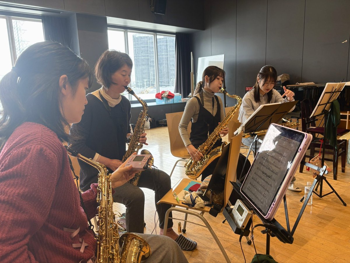 harmoniaherbert's tweet photo. 木管分奏の様子です☺️✨
GRのメロディの音程をかなり丁寧に確認していただきました🌸 https://t.co/M8ZKSJjXFP