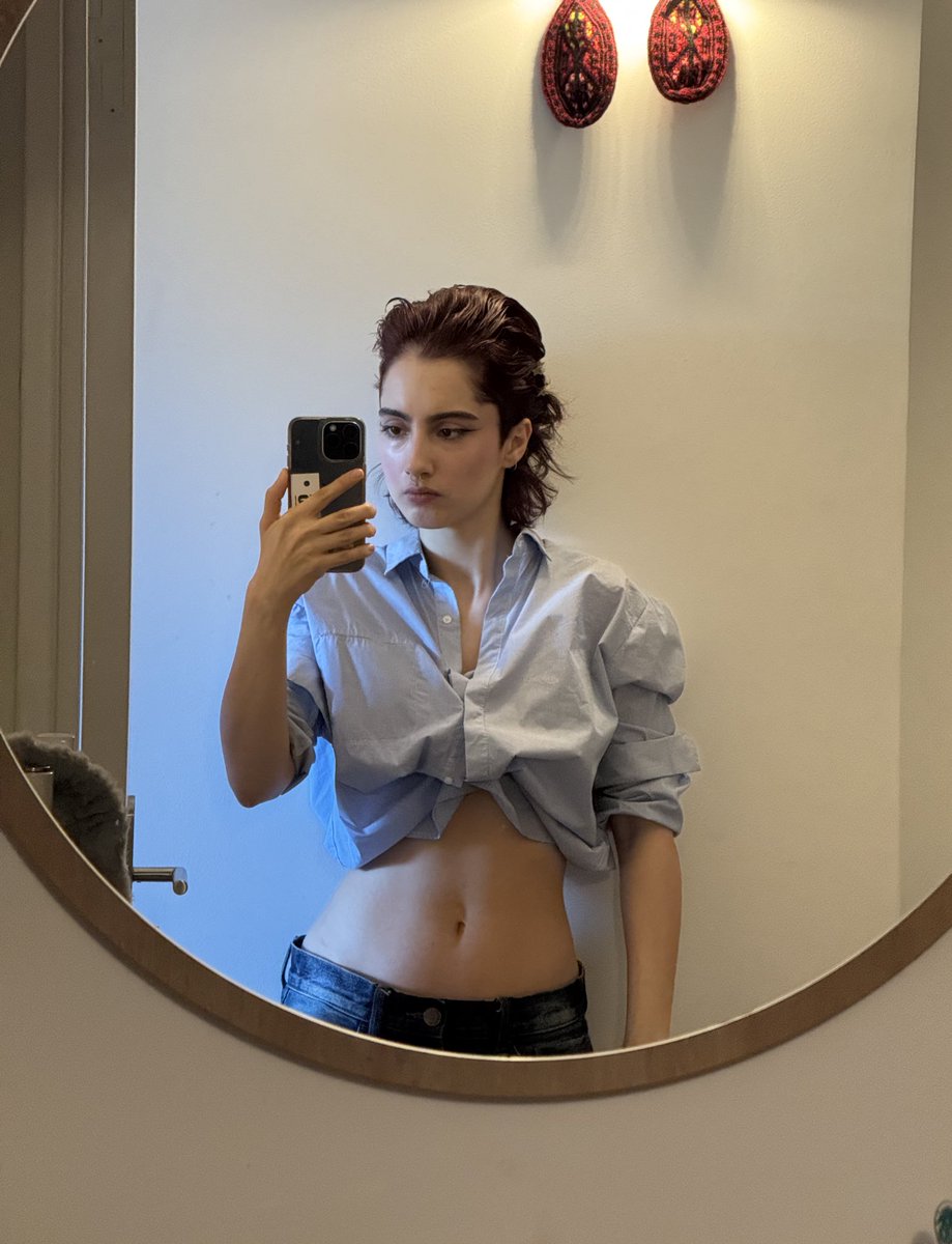 شکیبا tweet media