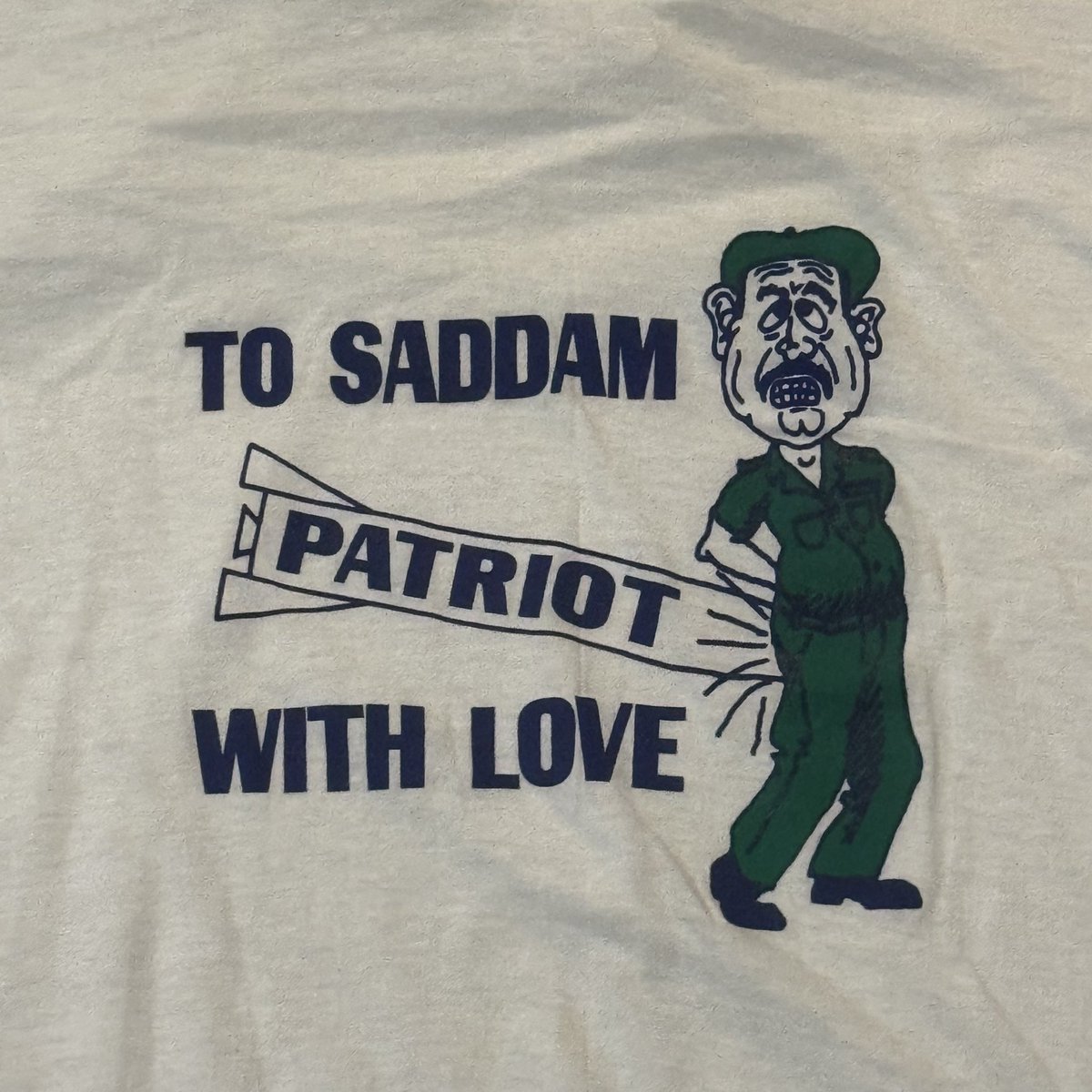 VAULTaged's tweet photo. Vintage Gulf War–era graphic tee.
Single stitch, USA made, real 90s piece.
Not a reprint.

DM if interested. https://t.co/k2HFNyVuKN