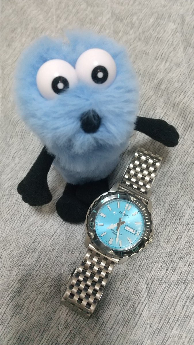 hide hide tweet media