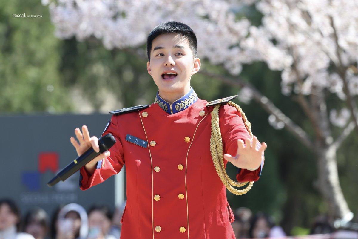 ras_cal12's tweet photo. 260407 과기대 ROTC #정우 #JUNGWOO

후후 불면은 구멍이 생기는 커다란 솜사탕🌸 https://t.co/hhOhpZ9ekM