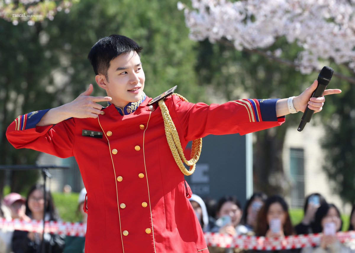 ras_cal12's tweet photo. 260407 과기대 ROTC #정우 #JUNGWOO

후후 불면은 구멍이 생기는 커다란 솜사탕🌸 https://t.co/hhOhpZ9ekM