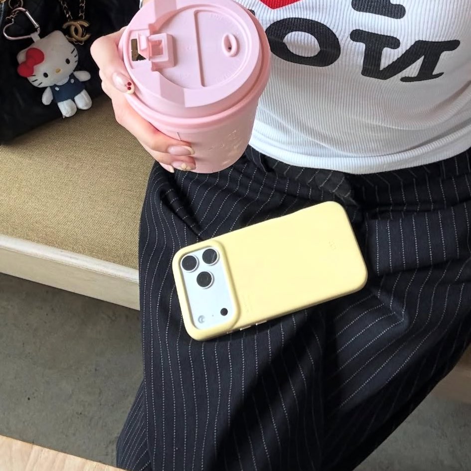 alonepord's tweet photo. ป้ายยาร้านเคสคนไทย เป็น magsafe เกือบทุกรุ่นมี wallet น่ารักให้ add on ด้วย ที่สำคัญเคสเค้าออกแบบมาให้รองรับแรงกระแทกตอนตก ขอบกล้องยกสูง เบา แม่เหล็กดูดแน่น ราคาไม่เว่อร์เกิน ใครหาเคสสีสวยแต่งตัวสนุก แมช accessories ได้เยอะแนะนำเลยคั้บ https://t.co/582LeU8To7