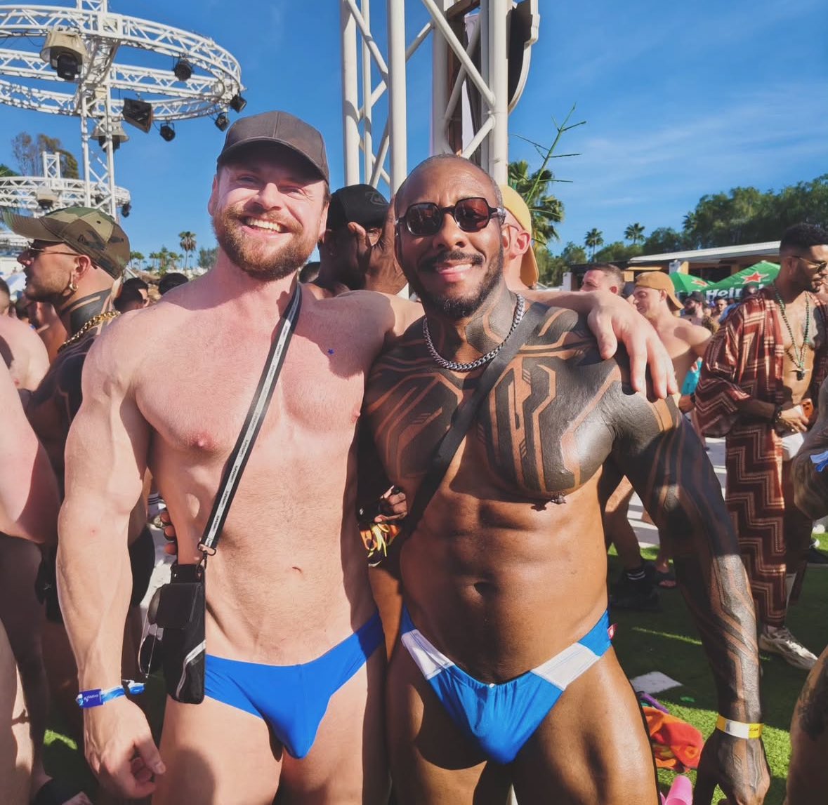 TheHoodedHimbo tweet media