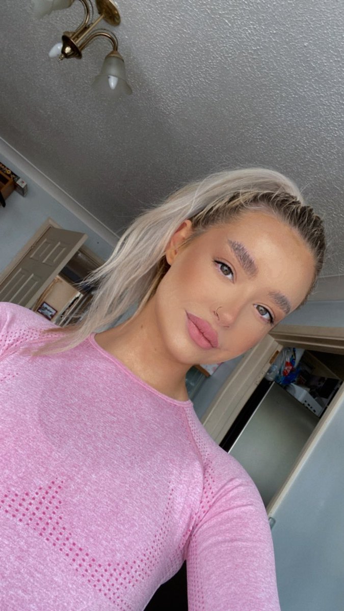 Goddess Evie 🎀 tweet media