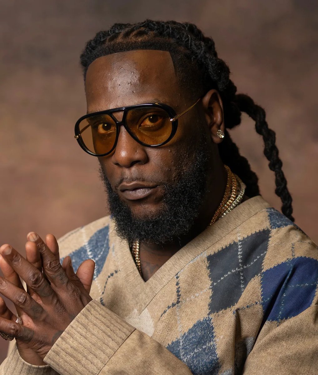 billionaire_eze's tweet image. Ngl burna boy’s face looks scary . If I was dj tunes I would have just walked home instead of fight back .