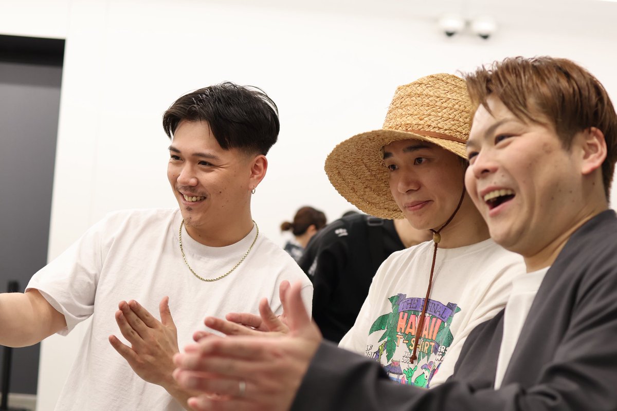 kose8rocks's tweet photo. ROUND.6のOFF SHOTをご紹介🥳試合直前の最終調整に余念のないメンバーたち🔥

#Dリーグ #KOSÉ8ROCKS #コーセーエイトロックス https://t.co/V855OxeY7W
