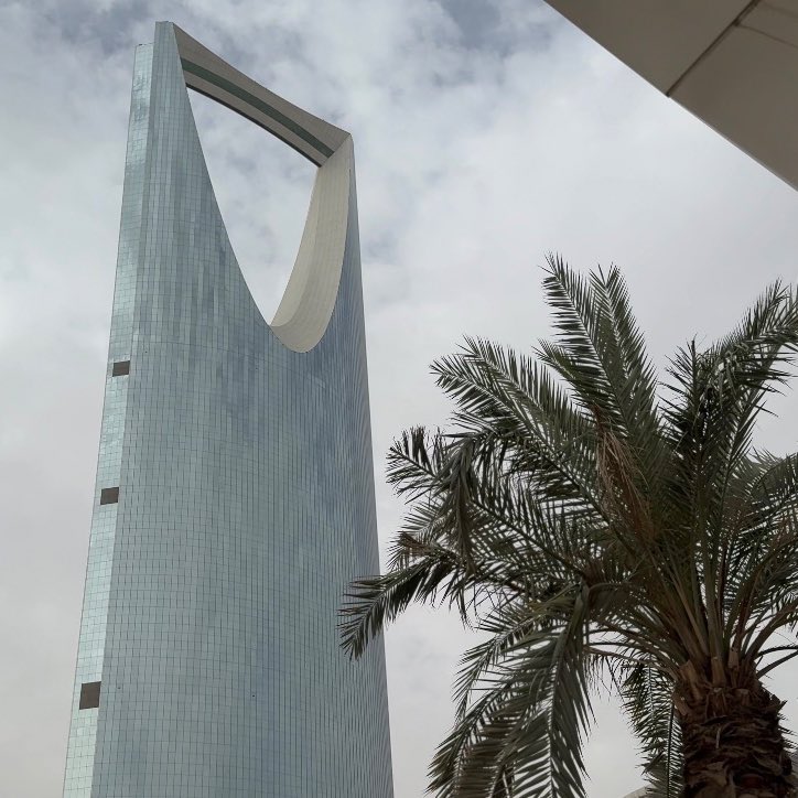 دانـه tweet media